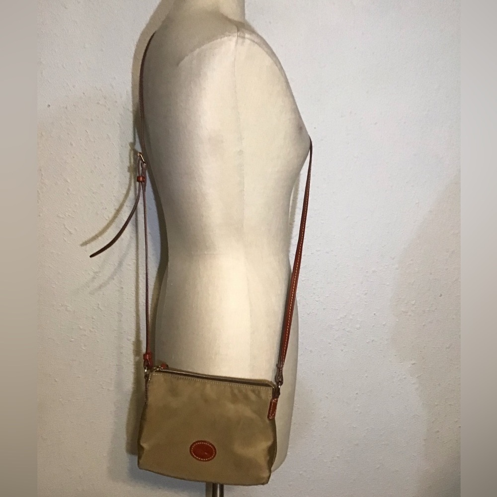 Dooney & bourke nylon/leather crossbody bag